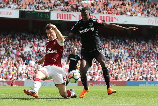 充满竞争的 充满竞争的