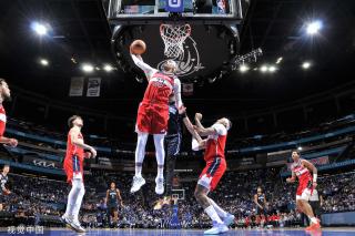 足球比赛中 足球比赛中