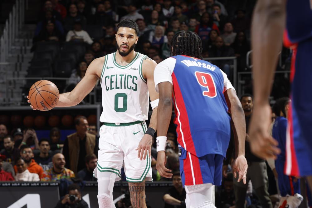 国足替补席 国足替补席